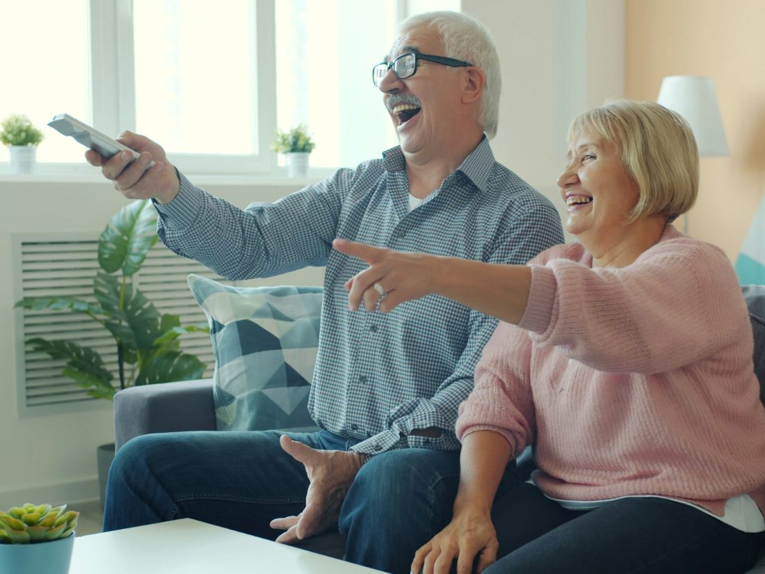 A household watching Bay IPTV together